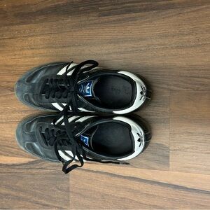 Men’s Black and White Adidas Sambas/ size 8.5